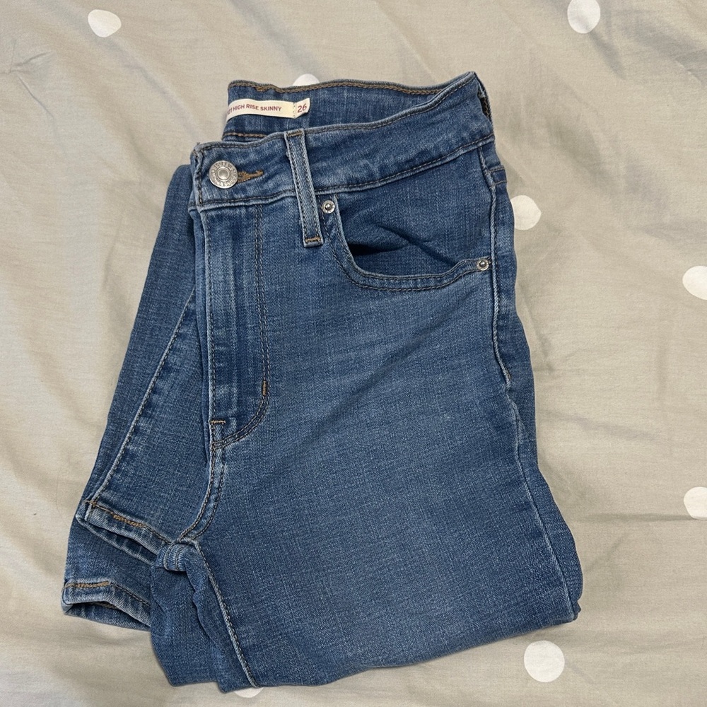 Levi's Women's Mid Wash 721 High Rise Skinny Jeans